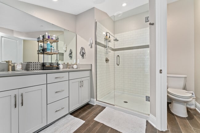 Building Photo - 115 E Concord St