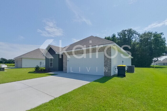 Building Photo - 103 Carencro St