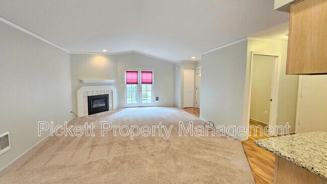 Building Photo - 11389 Symes Rd NW