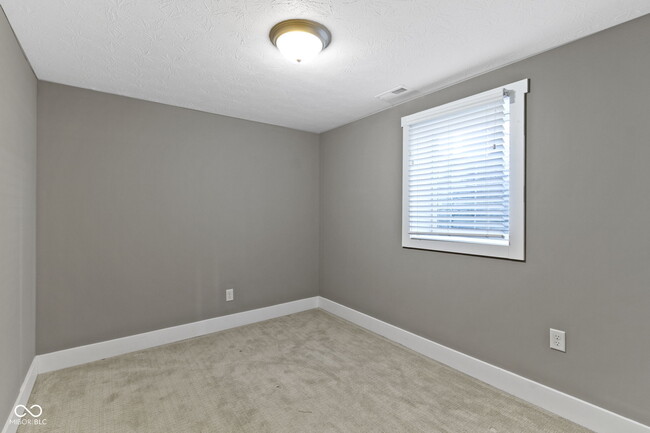 Building Photo - 1701 Barth Ave