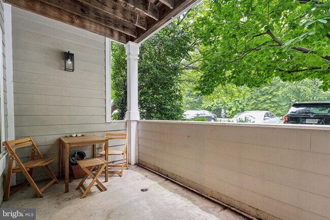 Building Photo - 1708 Lake Shore Crest Dr