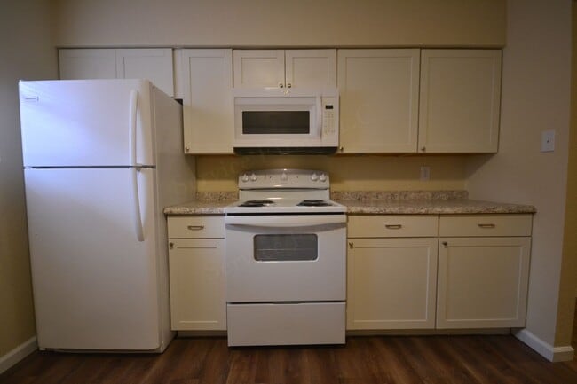 Building Photo - Pike Apartments