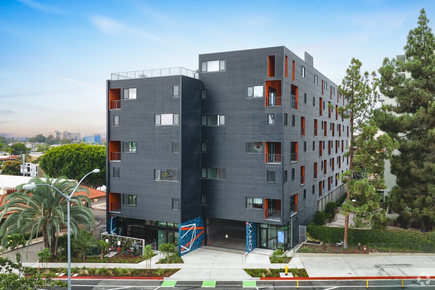 Building Photo - Onyx on Park