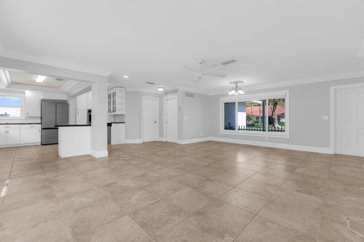 Building Photo - 1180 SW 17th St