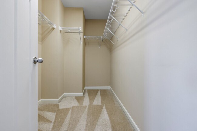 Building Photo - Spacious Four Bedroom Home!