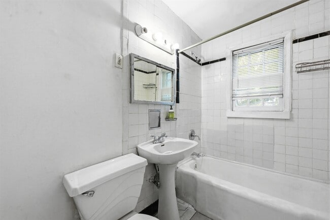 Building Photo - 10 McGotty Pl