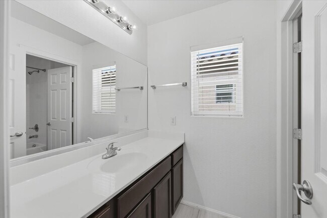 Building Photo - 752 Looking Bear Ct