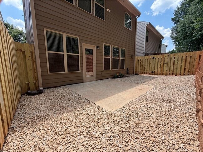 Building Photo - 6215 Crested Moss Dr