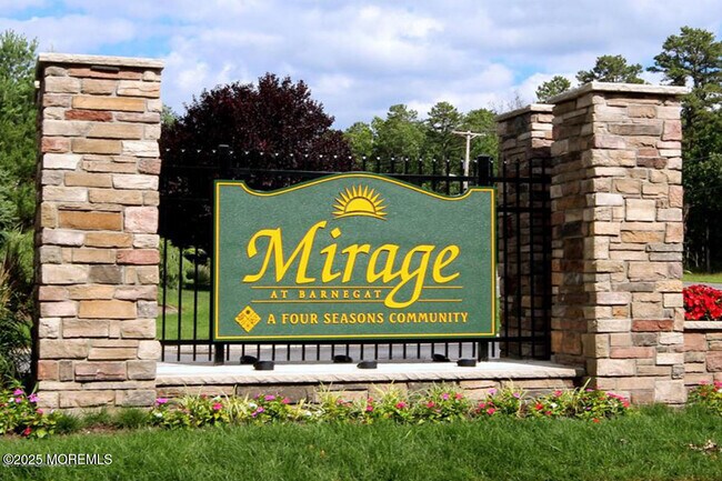 Building Photo - 225 Mirage Blvd