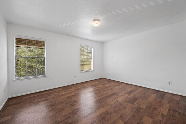 Building Photo - 4614 Pin Oak Creek Ln