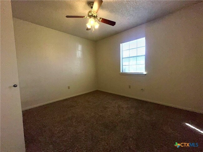 Building Photo - 2905 Persimmon Dr