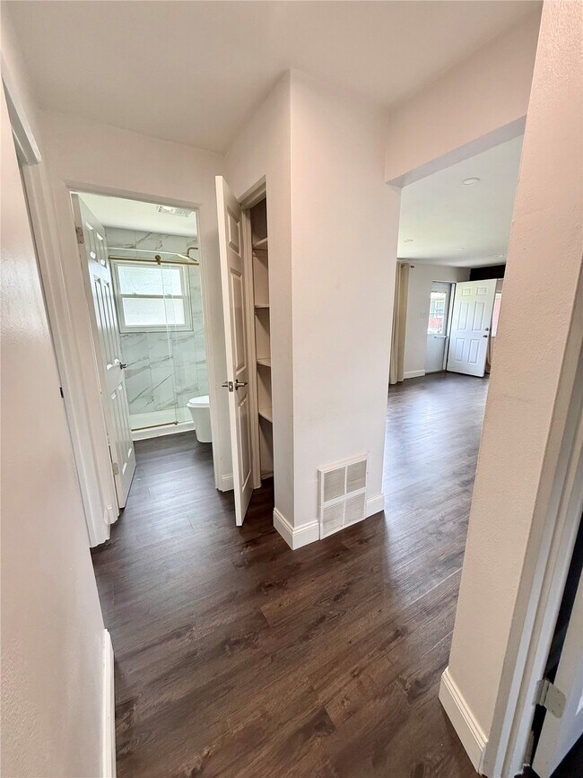 Building Photo - 76 Gatewood Ct