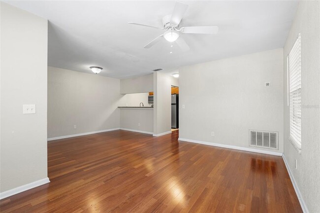 Building Photo - 5440 S MacDill Ave