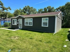 Building Photo - Updated 3 Bedroom Home in Gary