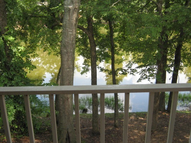 Building Photo - Lakewood Commons