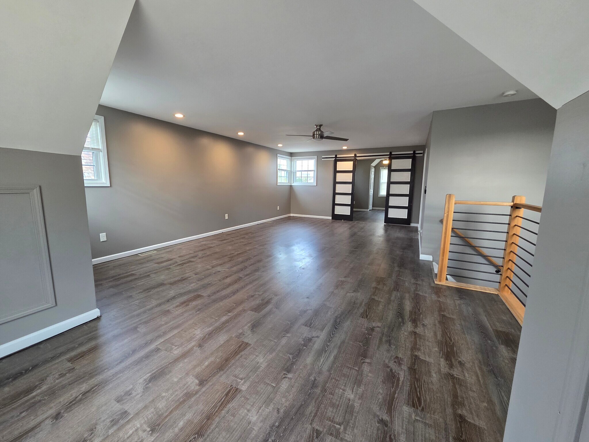 Building Photo - 1340 W 58th St