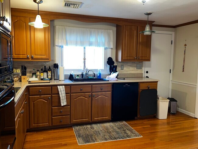 Building Photo - 3 Old Field Rd