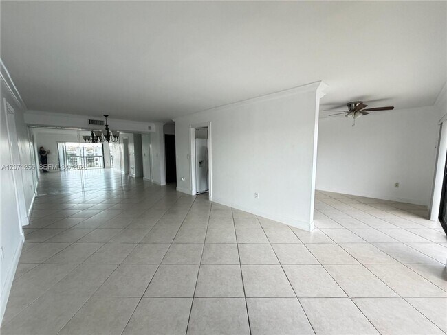 Building Photo - 1350 SW 122nd Ave