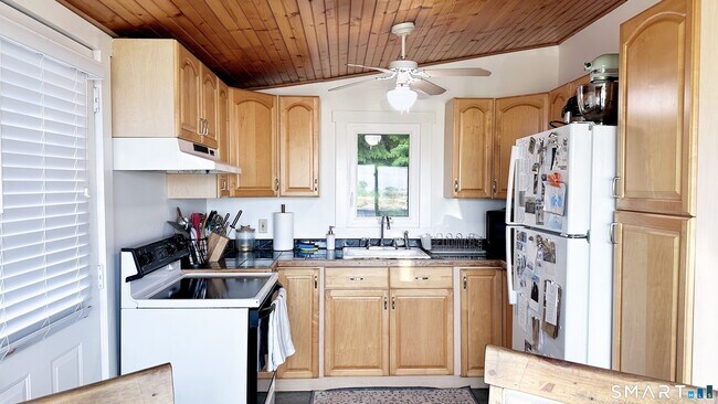 Building Photo - 2 Scofield Pl