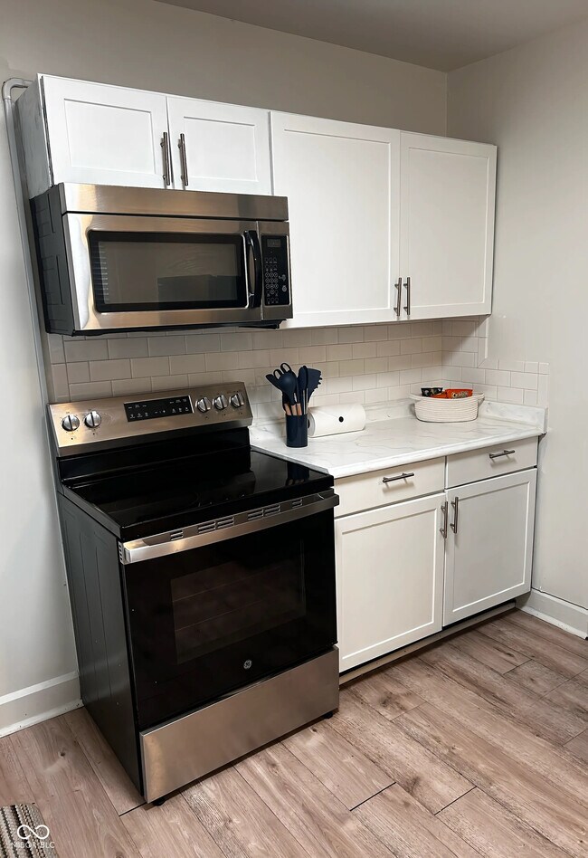 Building Photo - 3851 Broadway St