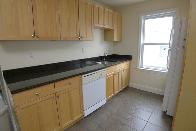 Building Photo - 100 Lonsdale St