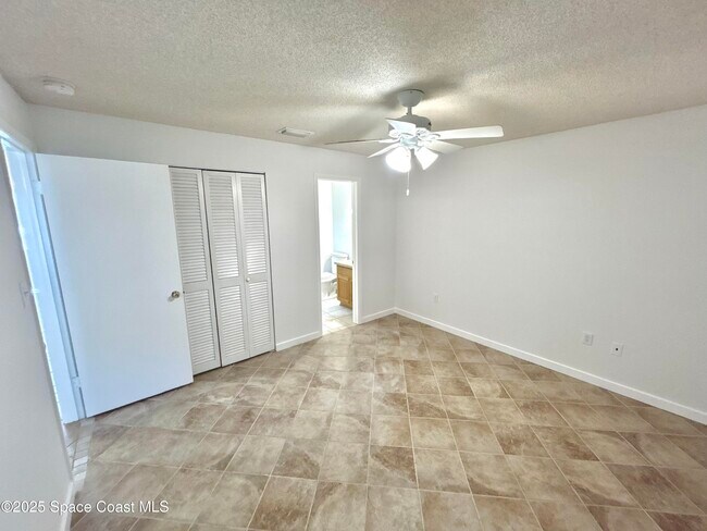 Building Photo - 401 Sea Horse Ave