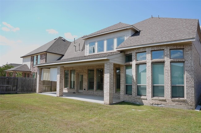 Building Photo - 24727 Tanoureen Dr