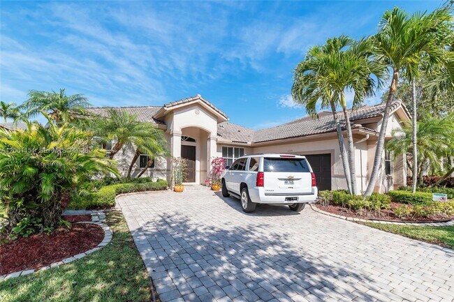Building Photo - 1225 Skylark Dr