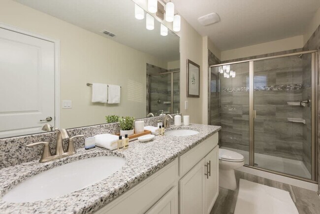 Building Photo - 4821 Kings Castle Cir