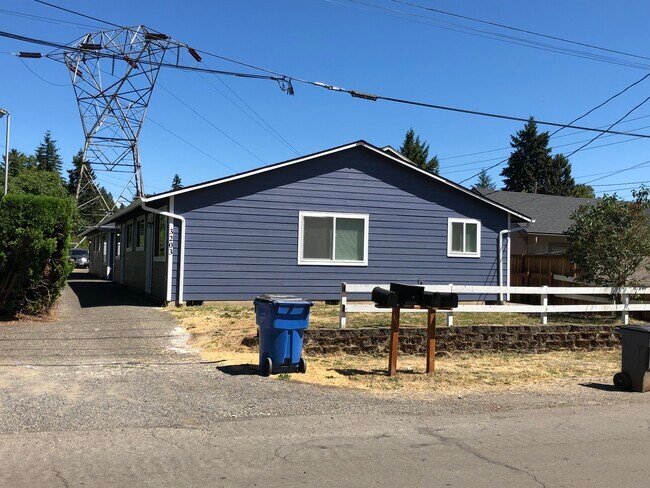 Building Photo - 3203 Watson Ave