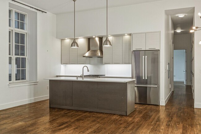 Building Photo - 304 Pavonia Ave