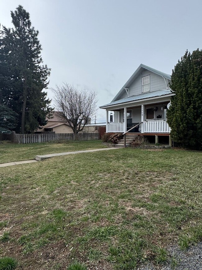 Building Photo - 509 N Cle Elum St