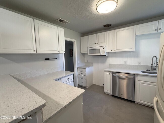 Building Photo - 1909 Layton Rd