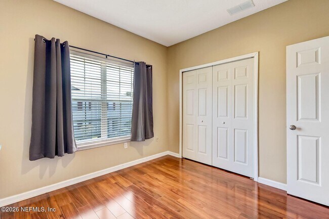 Building Photo - 9762 Summer Grove Way S