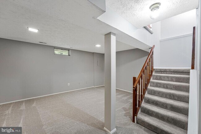 Building Photo - 8025 Tyson Oaks Cir