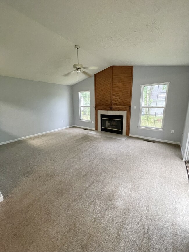 Building Photo - 805 Upland Dr