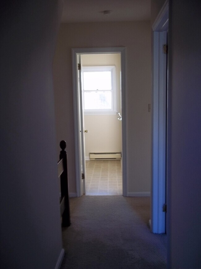 Building Photo - 223 Cross Keys Dr