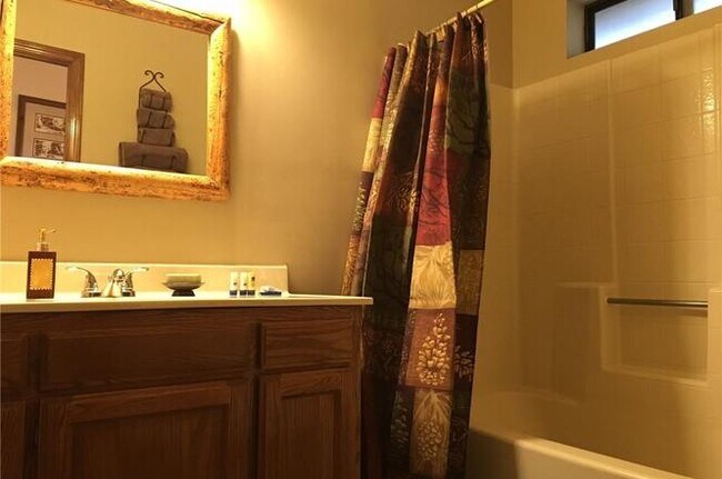 Building Photo - 31644 Christmas Tree Ln