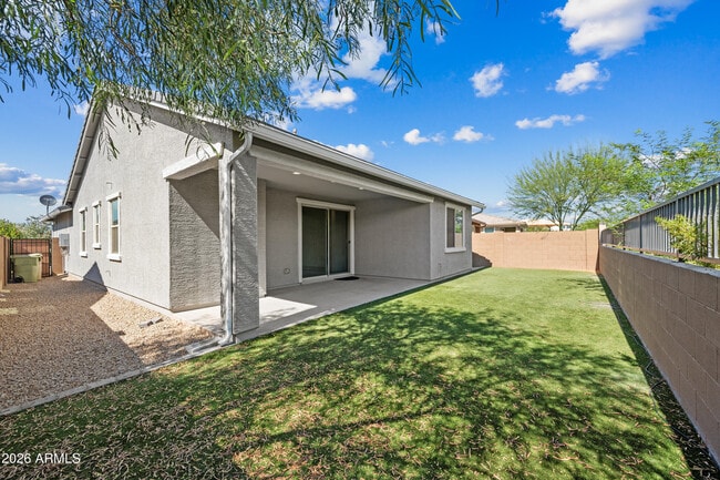 Building Photo - 8911 W Solano Dr