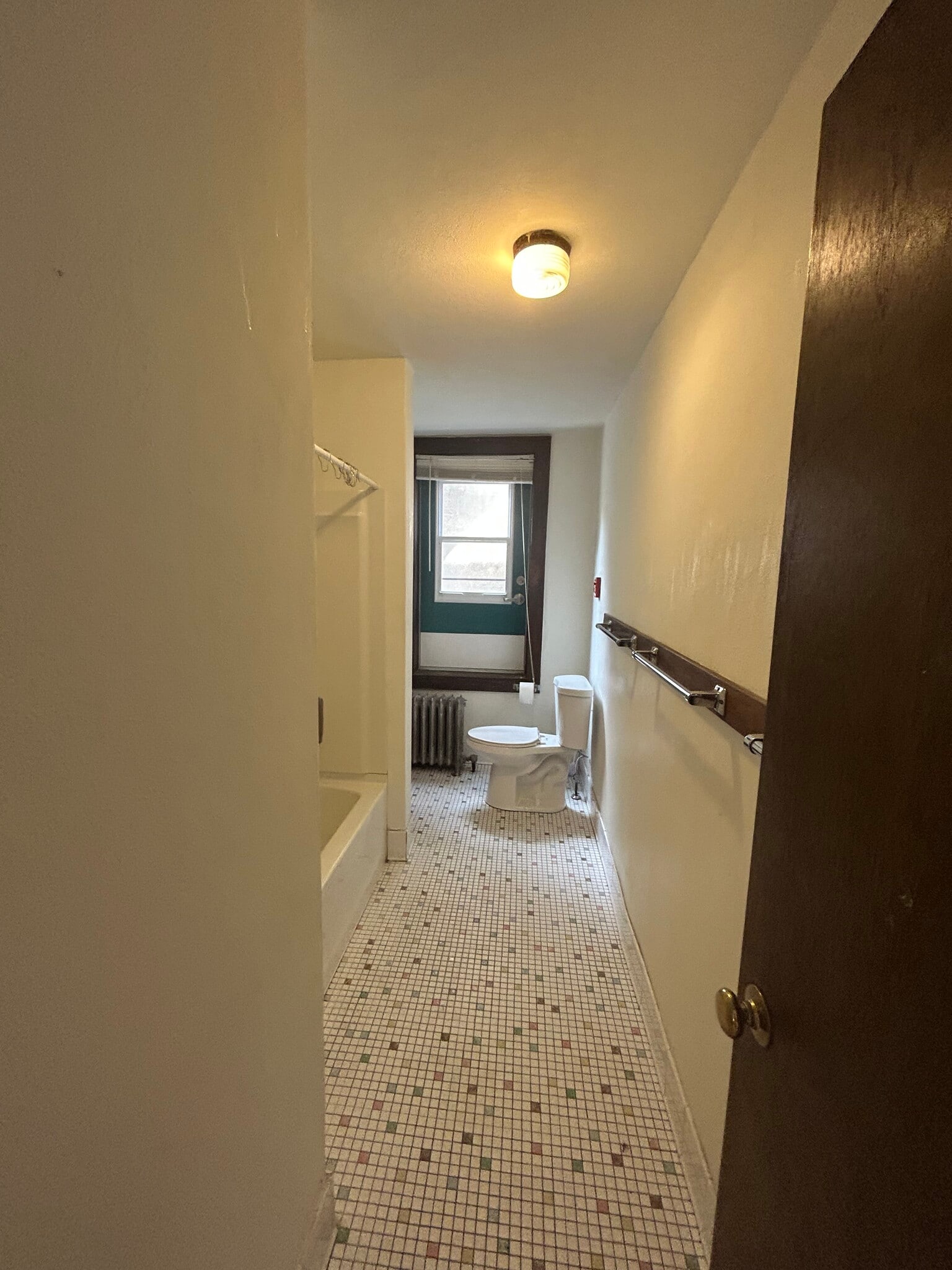 Building Photo - 612 Howard Plz