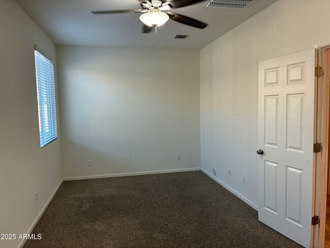 Building Photo - 69 S 195th Ln