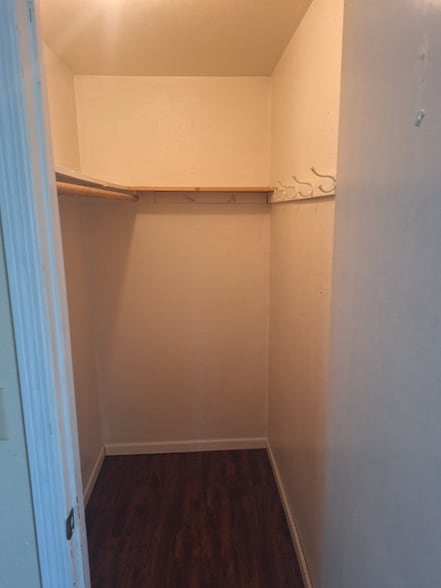 Building Photo - 1421B Superior