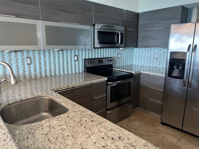 Building Photo - 2501 S Ocean Dr