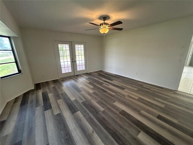Building Photo - 2093 Rio De Janeiro Ave