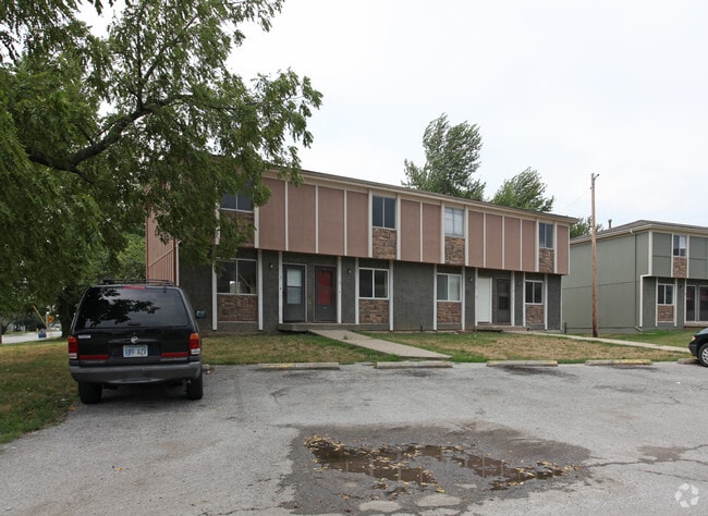 Building Photo - Reyes Apartments