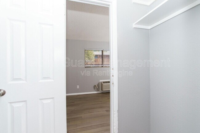Building Photo - 808 N West St