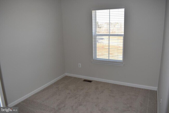 Building Photo - 224 Swan Fld Ave