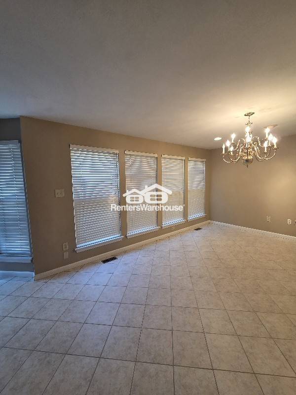 Building Photo - 470 Summit Tree Ct