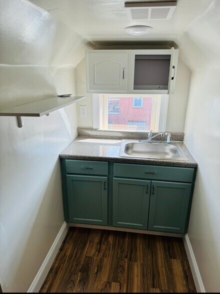 Building Photo - 15 Monticello St