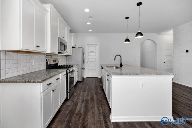 Building Photo - 171 Kingswood Dr